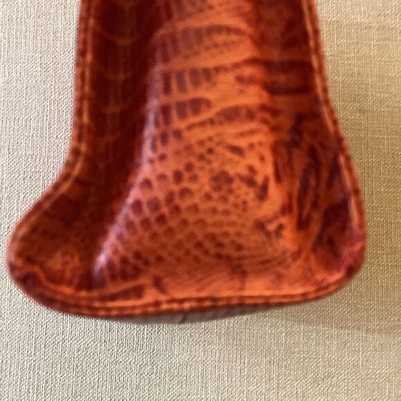 Donna Karan New York Vintage Cosmetic Bag with Terry Cloth Lining Red Leather. - Picture 9 of 9